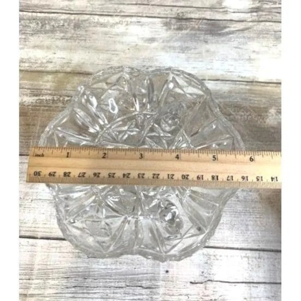 Vintage Crystal Lidded Candy Dish With Footed‎ Base